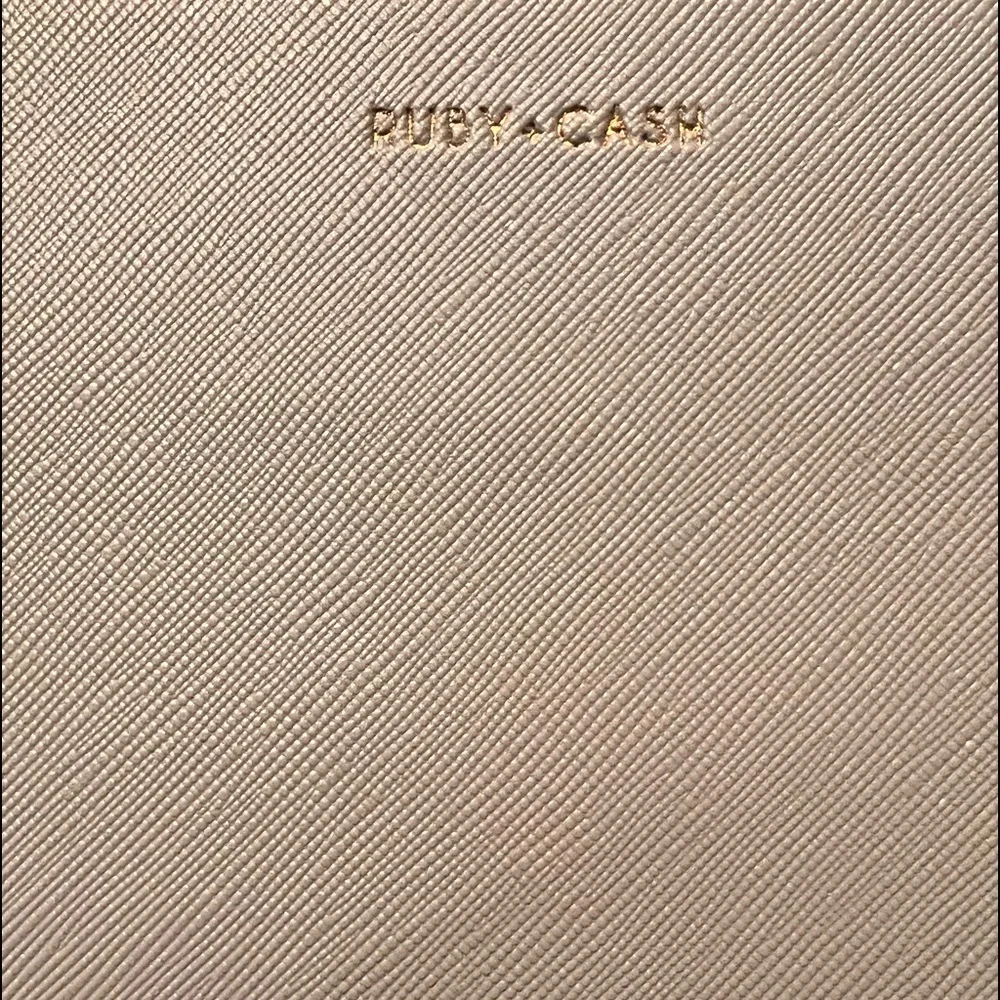 NWT Ruby & Cash Glam Essentials Makeup Bag 9x7